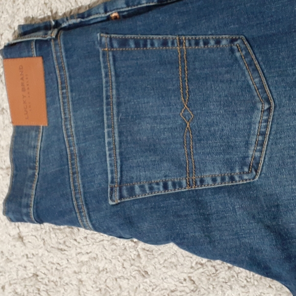 Lucky Brand 410 Athletic Straight Jeans - 36x32 - Blue Preowned - Picture 2 of 5